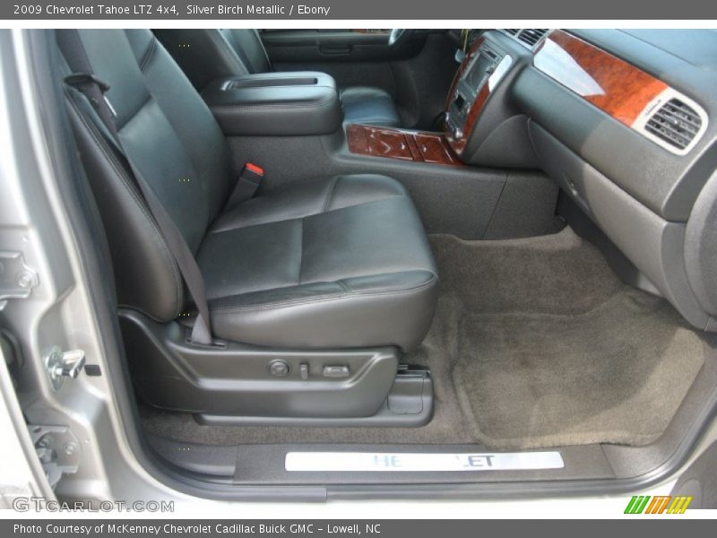 Silver Birch Metallic / Ebony 2009 Chevrolet Tahoe LTZ 4x4