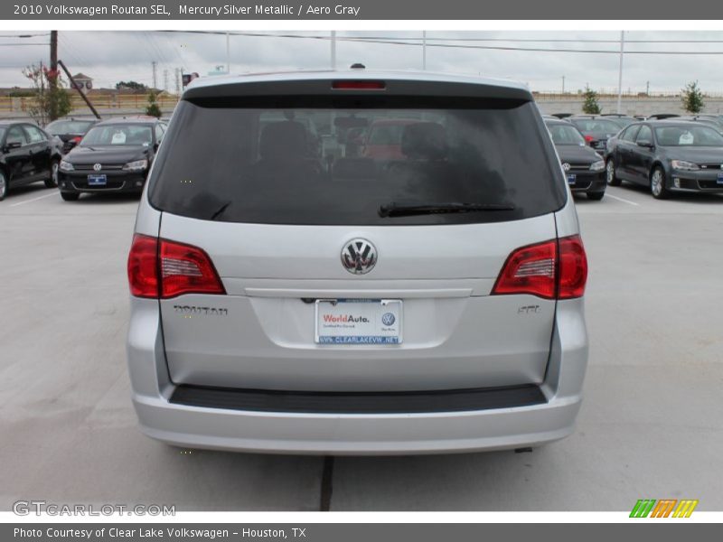 Mercury Silver Metallic / Aero Gray 2010 Volkswagen Routan SEL