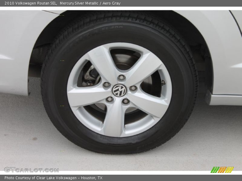 Mercury Silver Metallic / Aero Gray 2010 Volkswagen Routan SEL