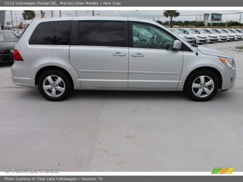 Mercury Silver Metallic / Aero Gray 2010 Volkswagen Routan SEL