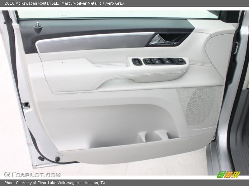 Mercury Silver Metallic / Aero Gray 2010 Volkswagen Routan SEL