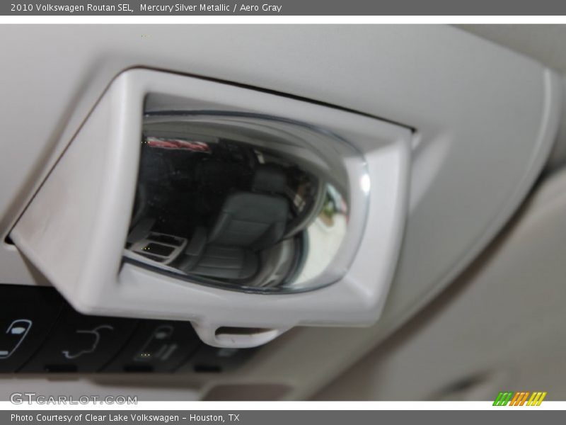 Mercury Silver Metallic / Aero Gray 2010 Volkswagen Routan SEL