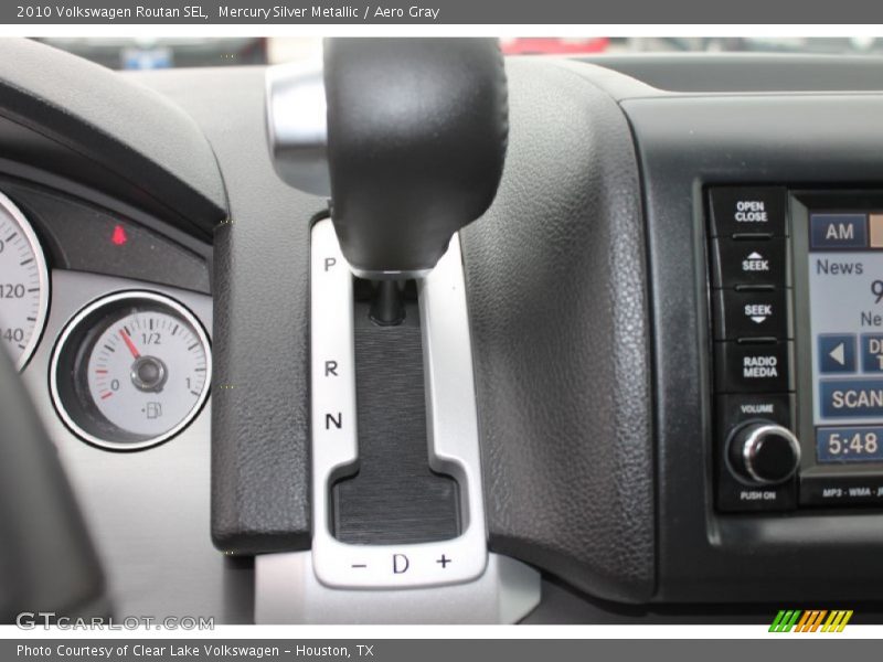 Mercury Silver Metallic / Aero Gray 2010 Volkswagen Routan SEL
