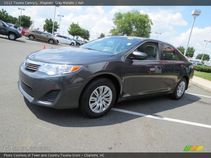Front 3/4 View of 2012 Camry L