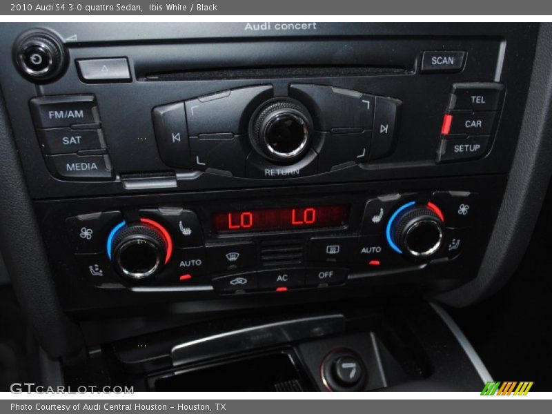 Controls of 2010 S4 3.0 quattro Sedan