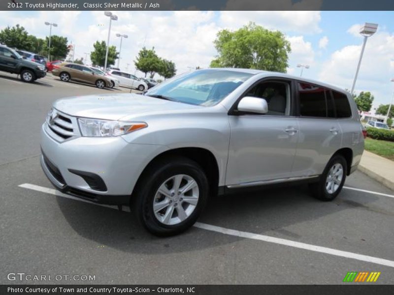 Front 3/4 View of 2012 Highlander 