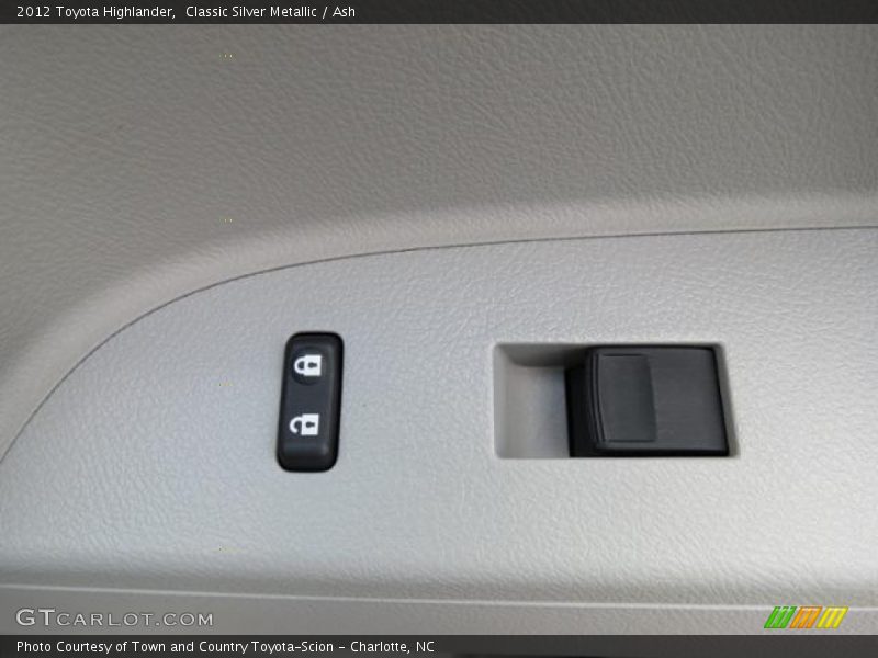 Classic Silver Metallic / Ash 2012 Toyota Highlander