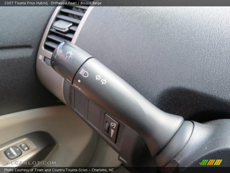 Controls of 2007 Prius Hybrid