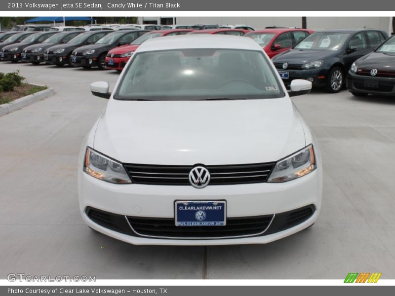 Candy White / Titan Black 2013 Volkswagen Jetta SE Sedan