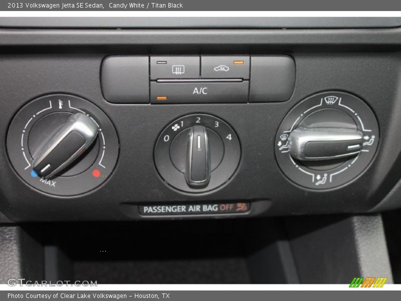Controls of 2013 Jetta SE Sedan