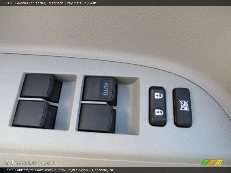 Magnetic Gray Metallic / Ash 2010 Toyota Highlander