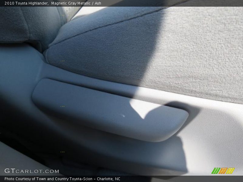 Magnetic Gray Metallic / Ash 2010 Toyota Highlander