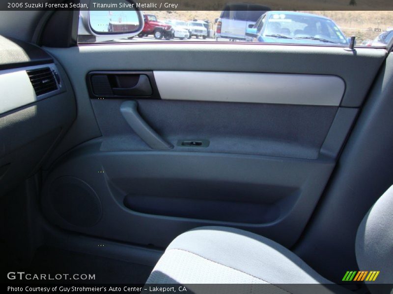 Titanuim Silver Metallic / Grey 2006 Suzuki Forenza Sedan