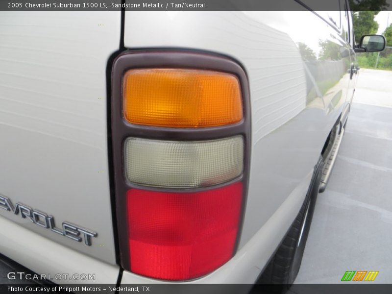 Sandstone Metallic / Tan/Neutral 2005 Chevrolet Suburban 1500 LS