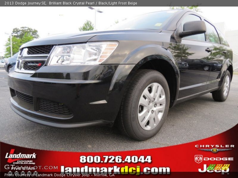 Brilliant Black Crystal Pearl / Black/Light Frost Beige 2013 Dodge Journey SE