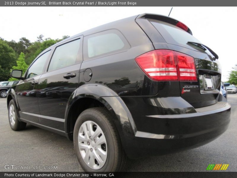 Brilliant Black Crystal Pearl / Black/Light Frost Beige 2013 Dodge Journey SE