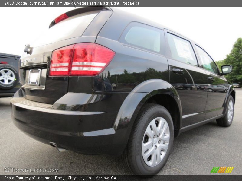 Brilliant Black Crystal Pearl / Black/Light Frost Beige 2013 Dodge Journey SE