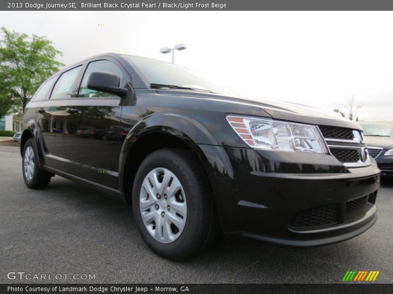 Brilliant Black Crystal Pearl / Black/Light Frost Beige 2013 Dodge Journey SE