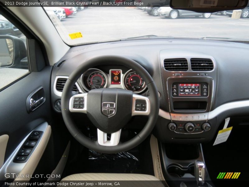 Brilliant Black Crystal Pearl / Black/Light Frost Beige 2013 Dodge Journey SE