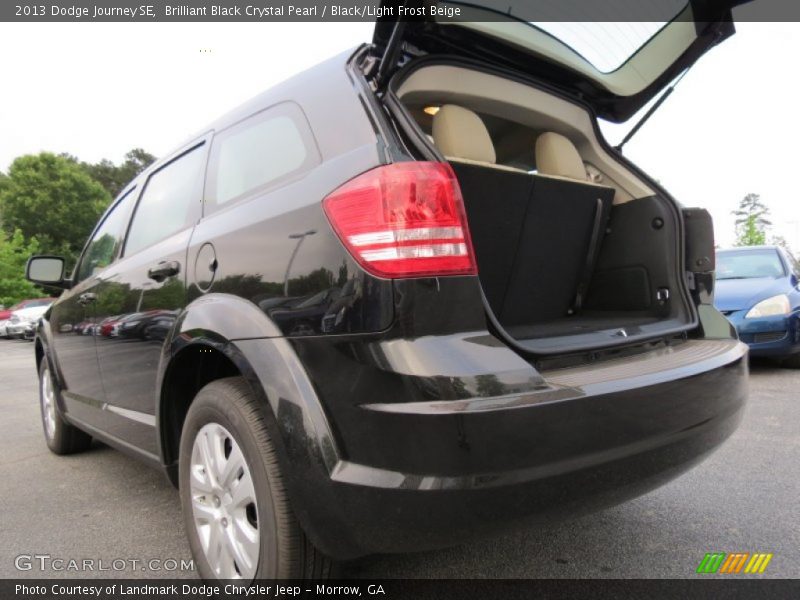 Brilliant Black Crystal Pearl / Black/Light Frost Beige 2013 Dodge Journey SE