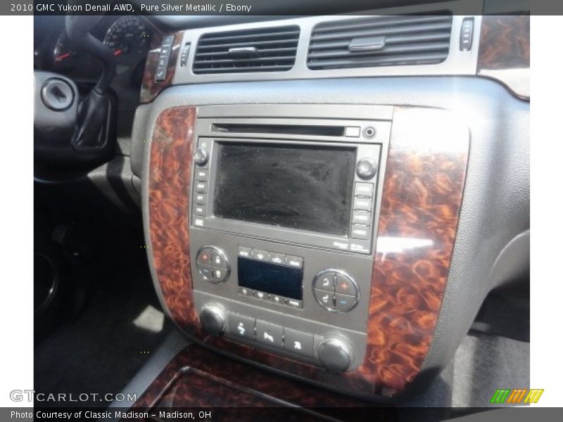 Pure Silver Metallic / Ebony 2010 GMC Yukon Denali AWD