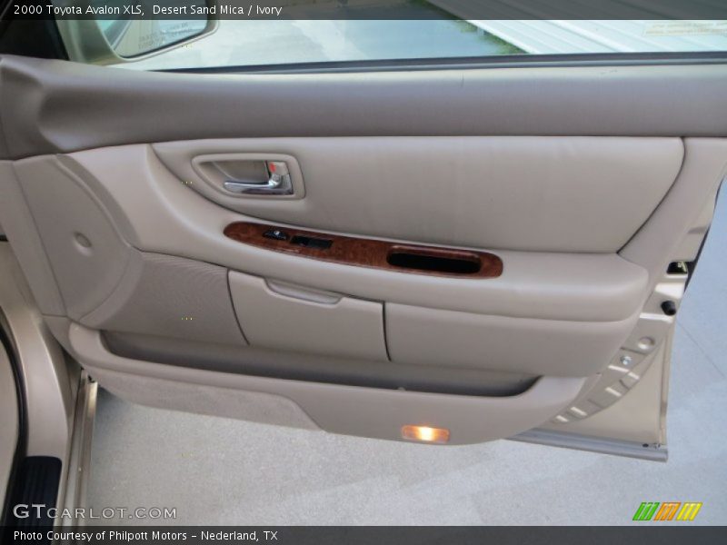 Desert Sand Mica / Ivory 2000 Toyota Avalon XLS