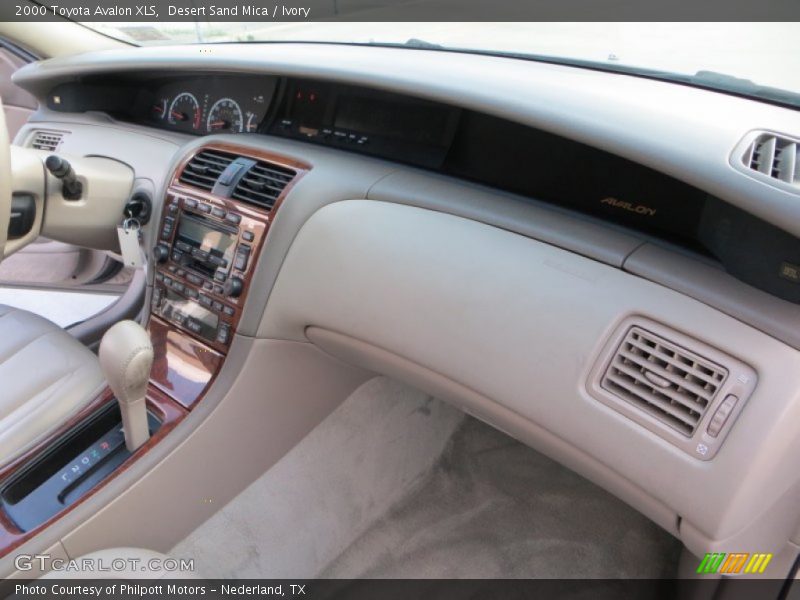 Desert Sand Mica / Ivory 2000 Toyota Avalon XLS