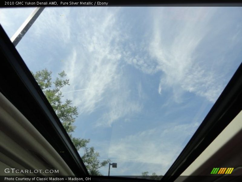 Pure Silver Metallic / Ebony 2010 GMC Yukon Denali AWD