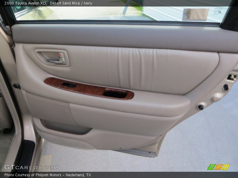 Desert Sand Mica / Ivory 2000 Toyota Avalon XLS