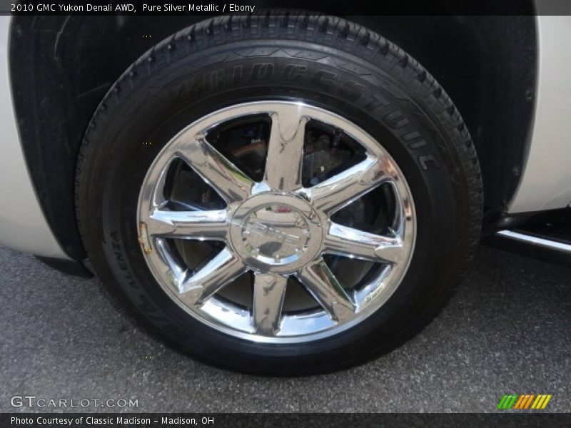 Pure Silver Metallic / Ebony 2010 GMC Yukon Denali AWD