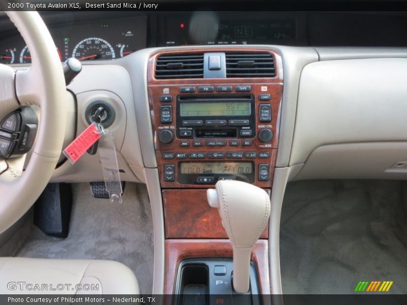 Desert Sand Mica / Ivory 2000 Toyota Avalon XLS