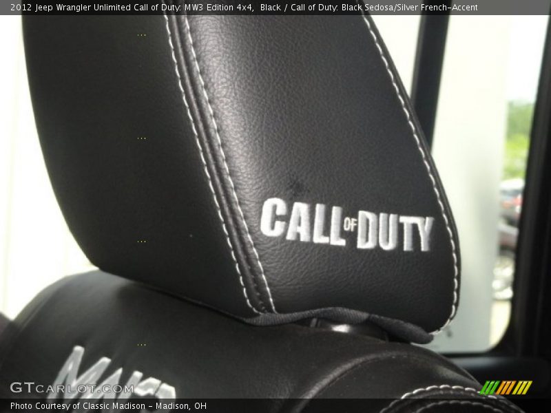 Black / Call of Duty: Black Sedosa/Silver French-Accent 2012 Jeep Wrangler Unlimited Call of Duty: MW3 Edition 4x4