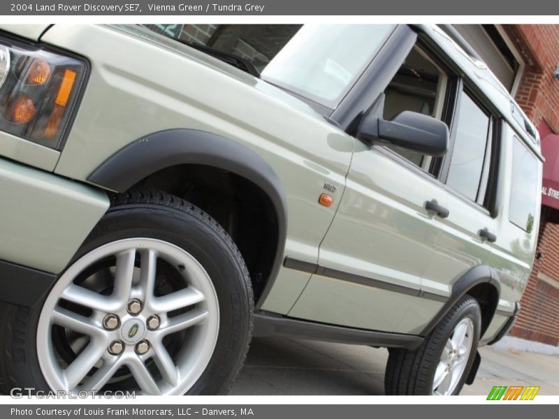 Vienna Green / Tundra Grey 2004 Land Rover Discovery SE7