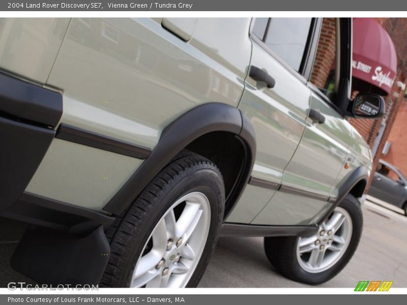 Vienna Green / Tundra Grey 2004 Land Rover Discovery SE7