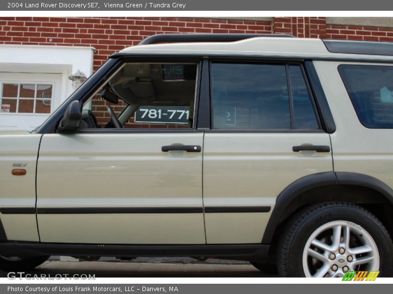 Vienna Green / Tundra Grey 2004 Land Rover Discovery SE7