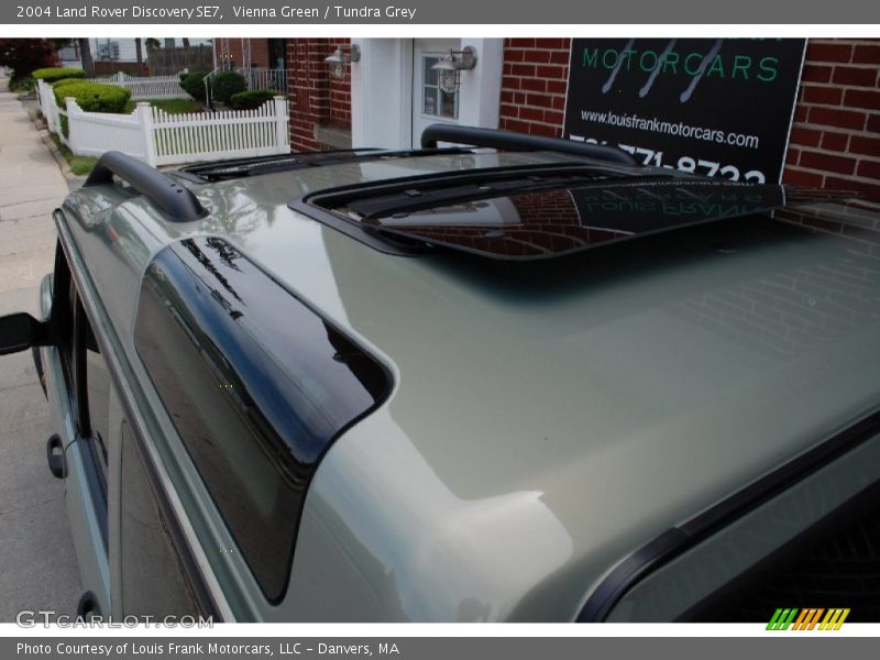 Vienna Green / Tundra Grey 2004 Land Rover Discovery SE7