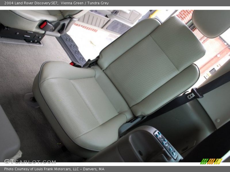 Vienna Green / Tundra Grey 2004 Land Rover Discovery SE7