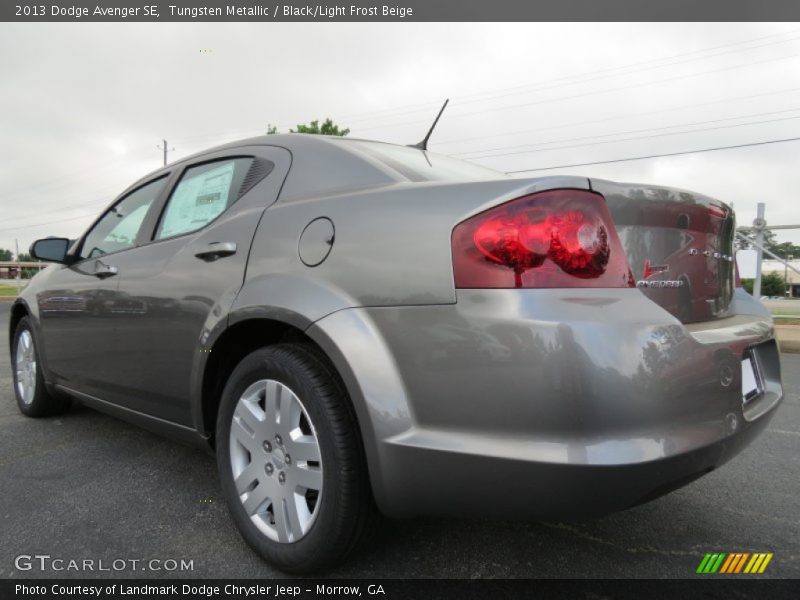 Tungsten Metallic / Black/Light Frost Beige 2013 Dodge Avenger SE