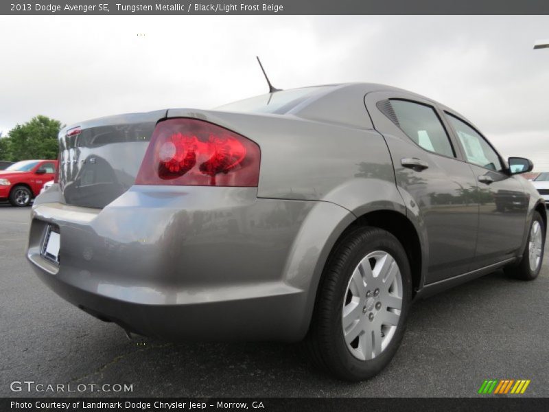 Tungsten Metallic / Black/Light Frost Beige 2013 Dodge Avenger SE