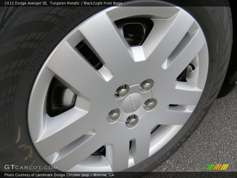 Tungsten Metallic / Black/Light Frost Beige 2013 Dodge Avenger SE