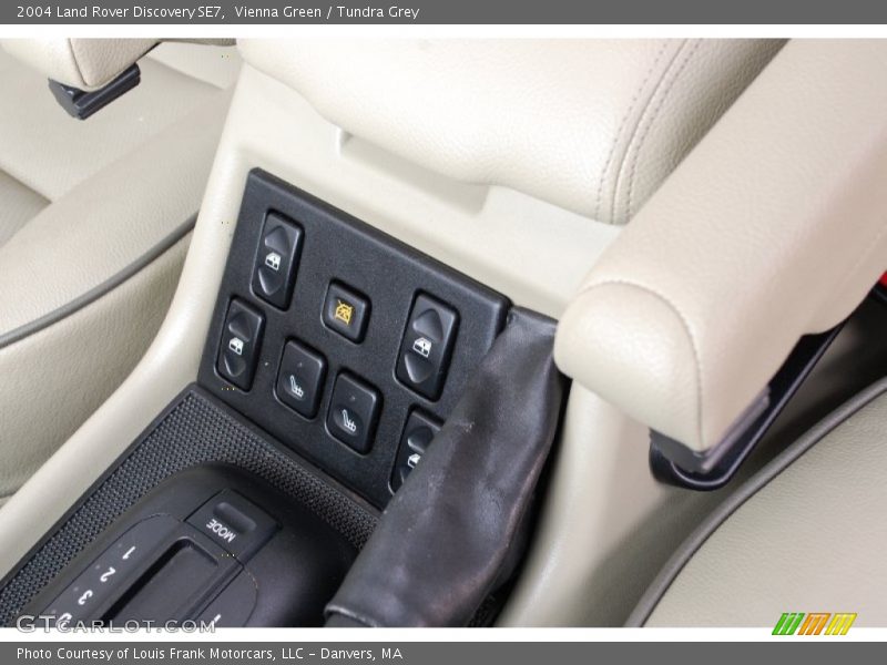 Vienna Green / Tundra Grey 2004 Land Rover Discovery SE7