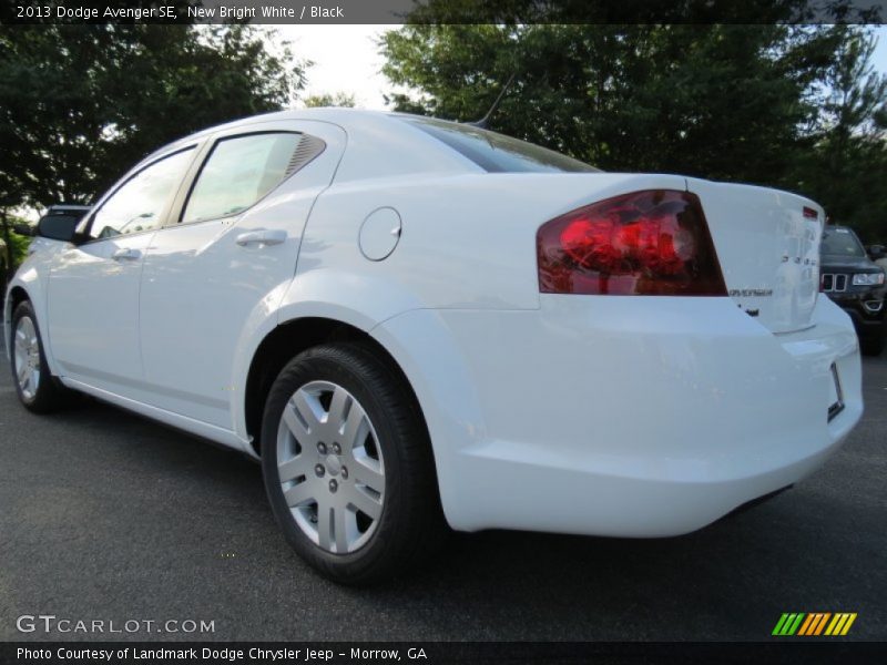 New Bright White / Black 2013 Dodge Avenger SE