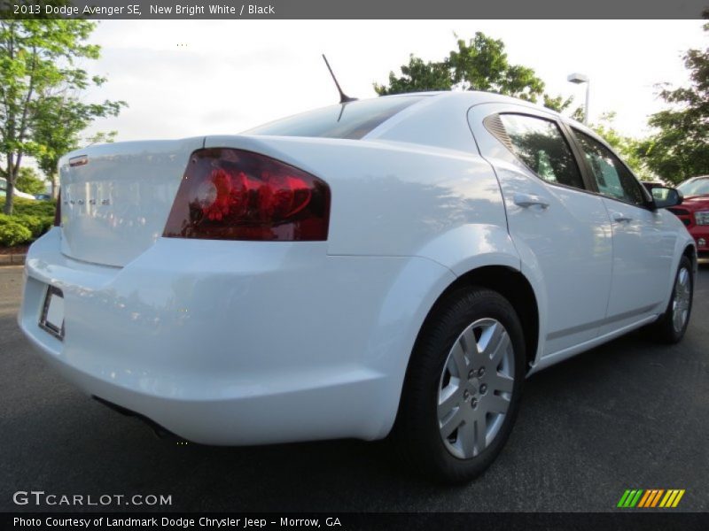 New Bright White / Black 2013 Dodge Avenger SE