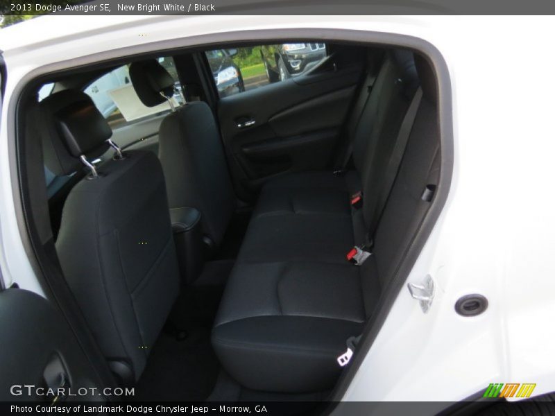 New Bright White / Black 2013 Dodge Avenger SE