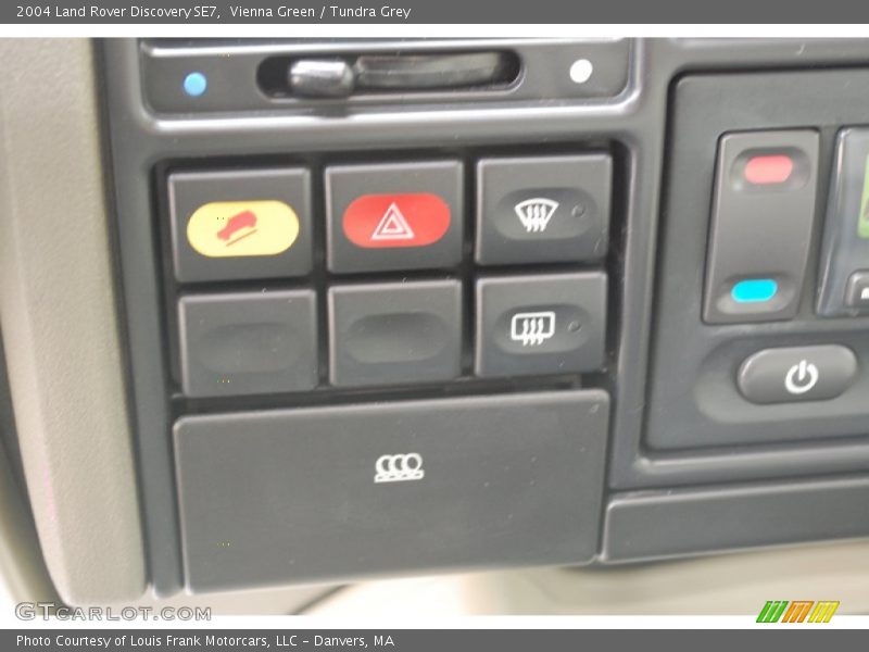 Vienna Green / Tundra Grey 2004 Land Rover Discovery SE7