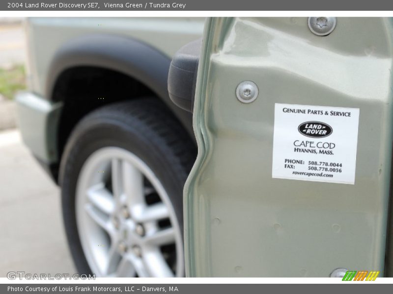 Vienna Green / Tundra Grey 2004 Land Rover Discovery SE7