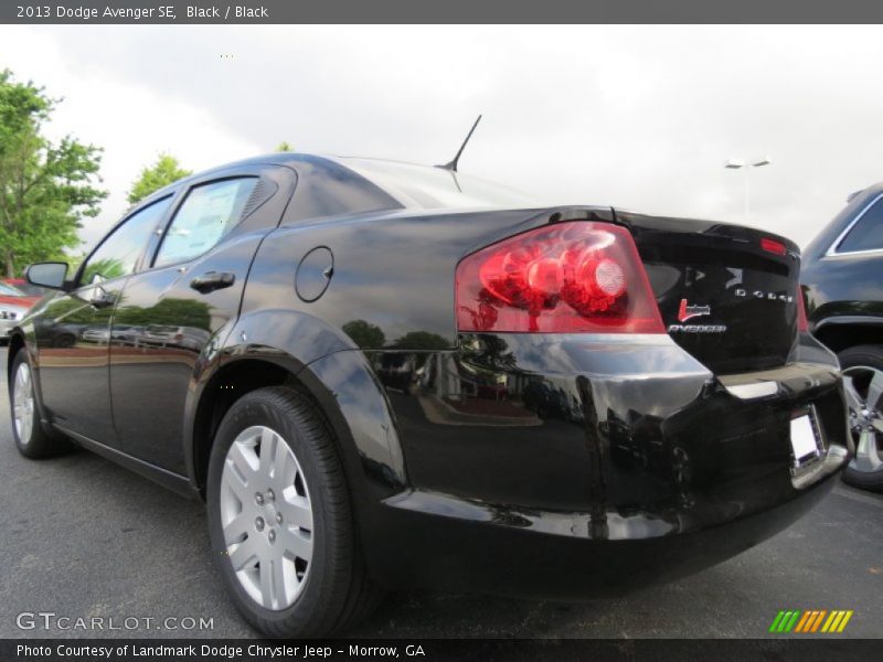 Black / Black 2013 Dodge Avenger SE