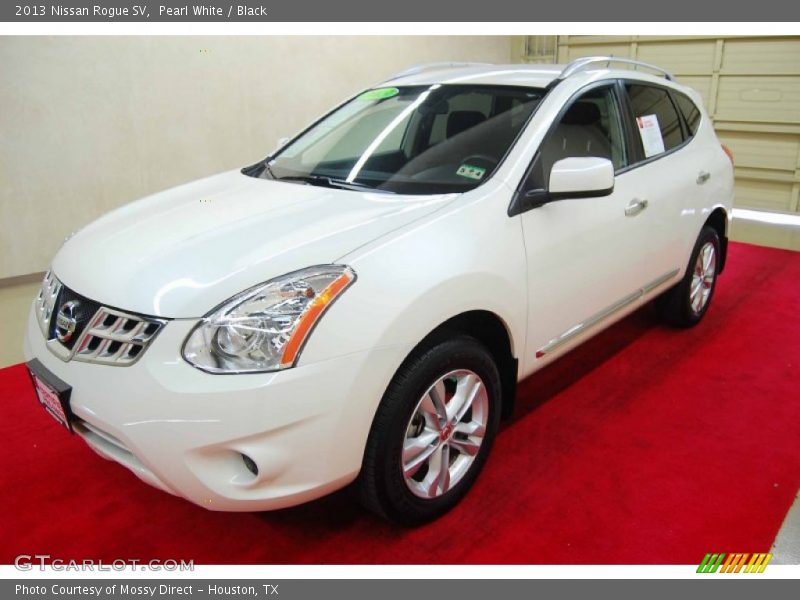 Pearl White / Black 2013 Nissan Rogue SV