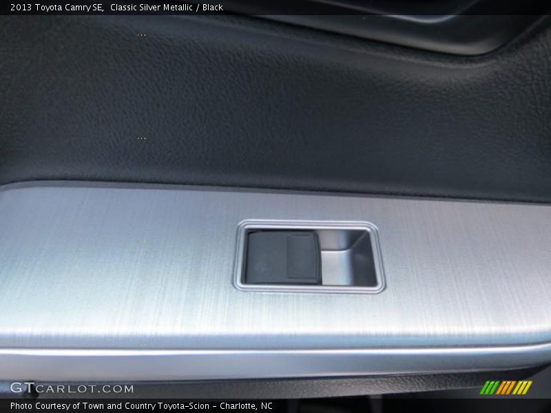 Classic Silver Metallic / Black 2013 Toyota Camry SE