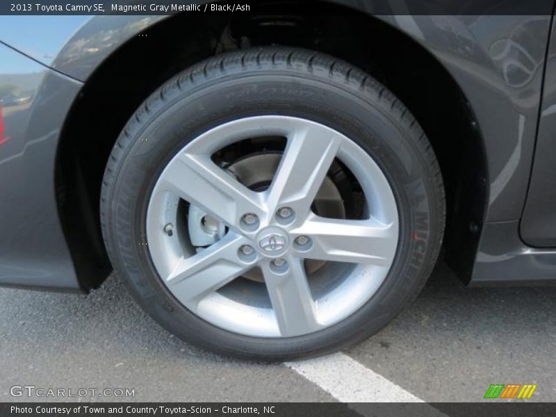 Magnetic Gray Metallic / Black/Ash 2013 Toyota Camry SE
